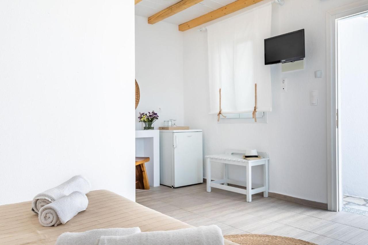 Milia Beach Apartments Paralia Milia ภายนอก รูปภาพ