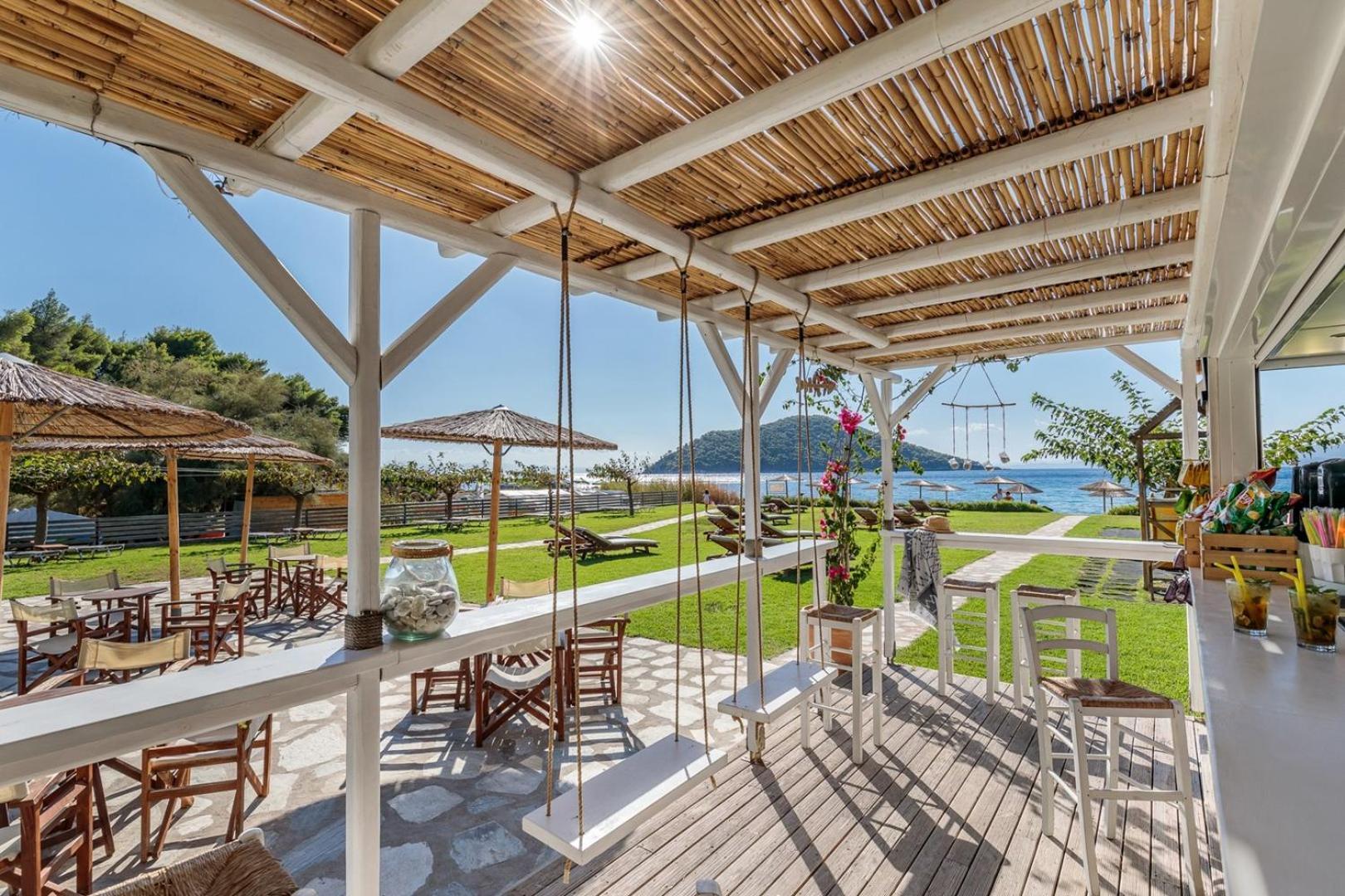 Milia Beach Apartments Paralia Milia ภายนอก รูปภาพ