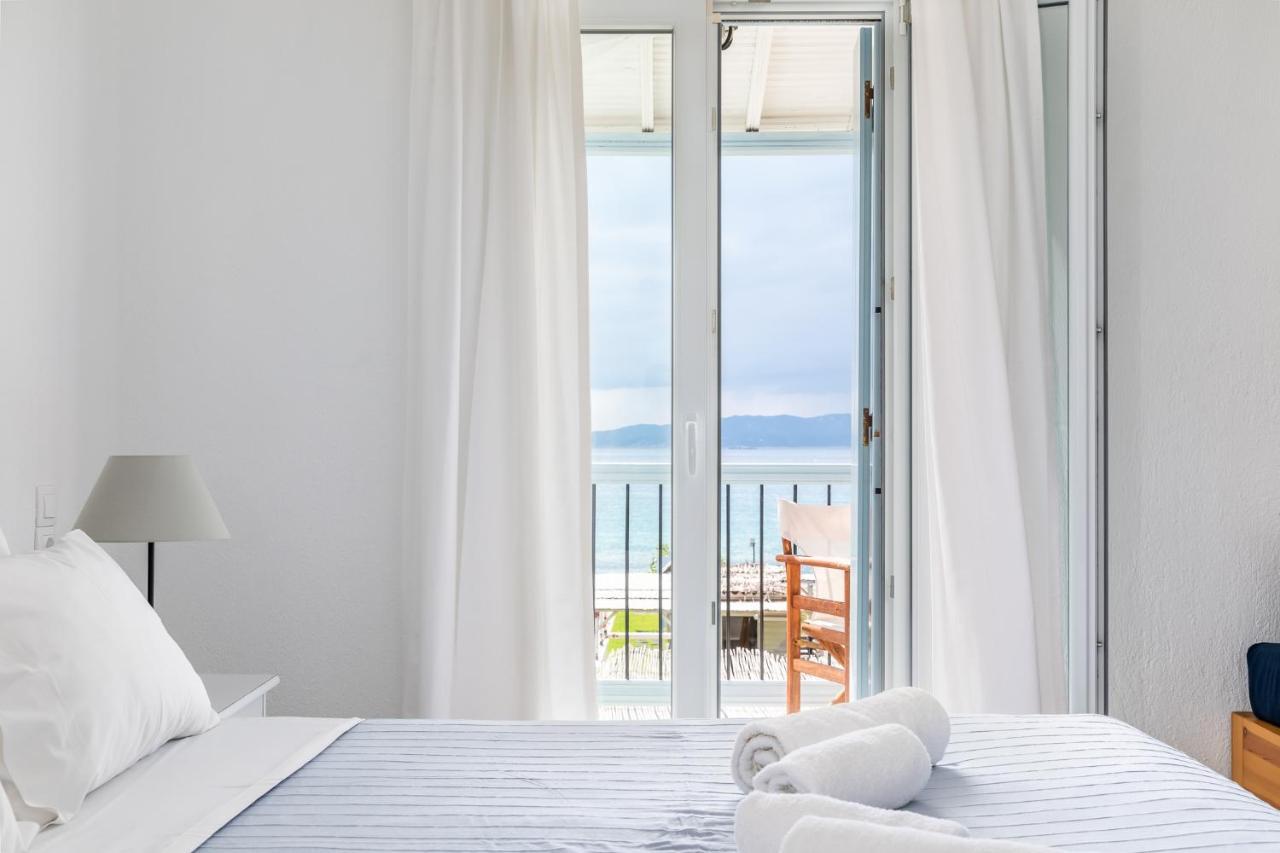 Milia Beach Apartments Paralia Milia ภายนอก รูปภาพ
